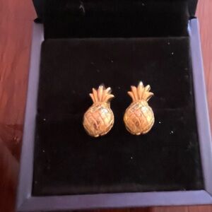 GOLD PINEAPPLE PIERCED EARRINGS. NEW.